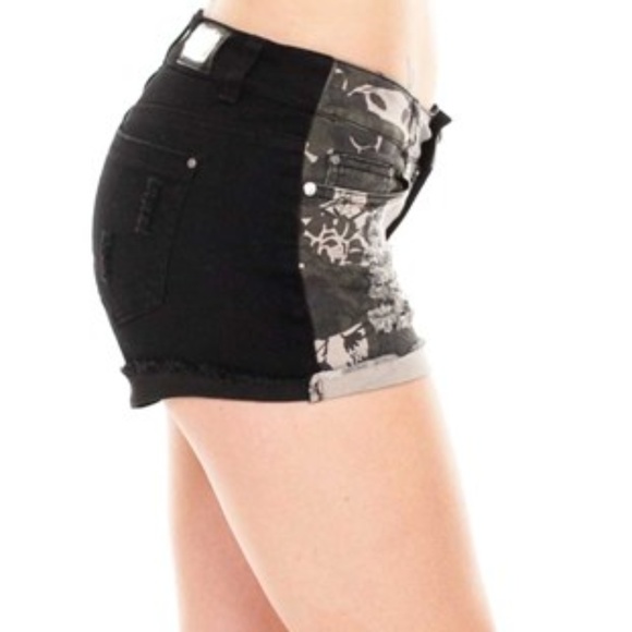 Camouflage Dual Tone Shorts - Picture 1 of 3